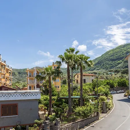 Hotiday Collection - Byo Aparthotel 3*